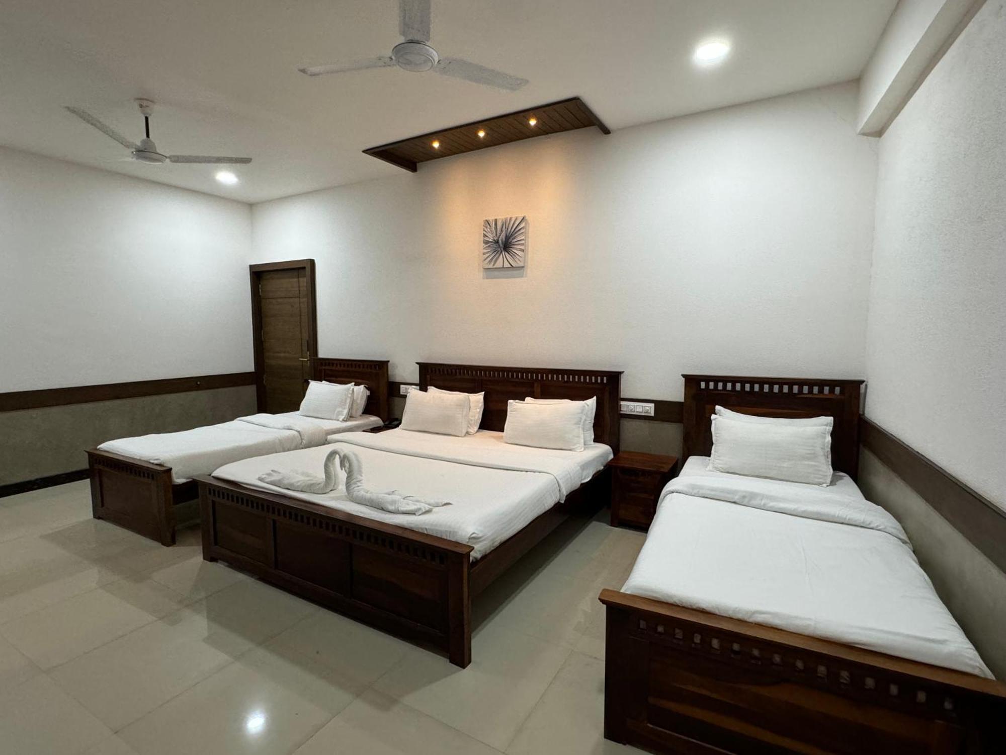 Hotel Tirth By Sonu'S Udždžain Pokoj fotografie