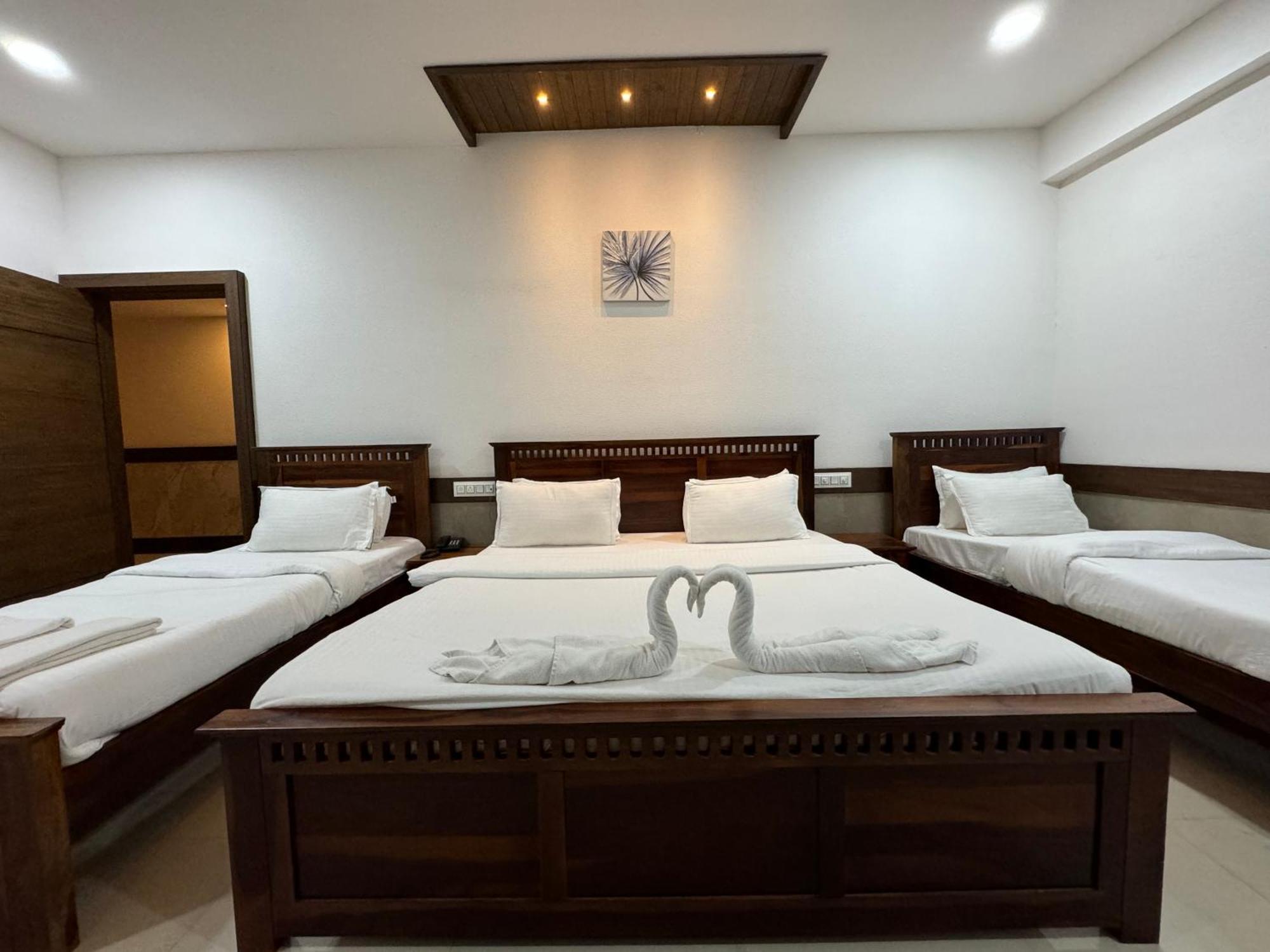 Hotel Tirth By Sonu'S Udždžain Pokoj fotografie